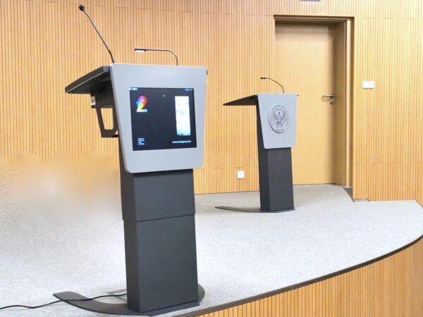 Press conference table and multimedia lectern Antica in UKSW – Warsaw University – by AWARTS